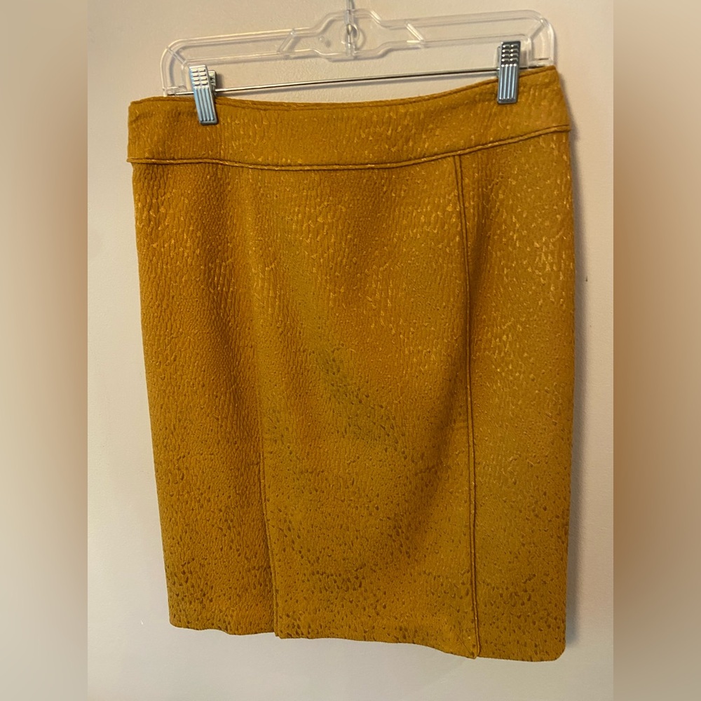 Banana Republic Golden rod textured pencil skirt, size 8